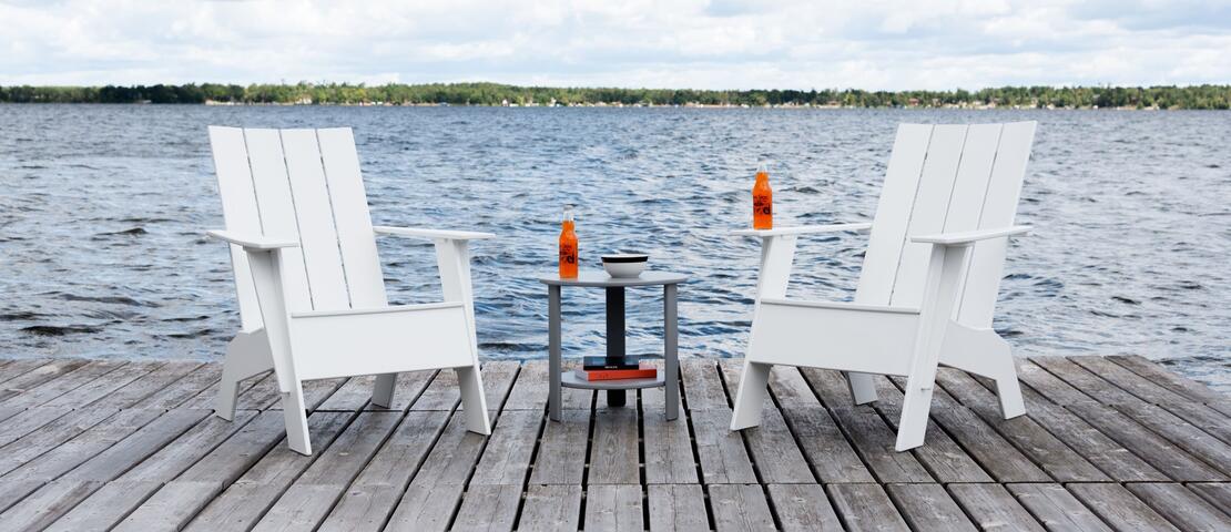 ADIRONDACK Lounge] - ]