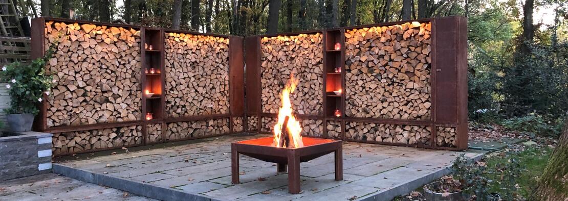 KAMINHOLZREGAL + FEUERSCHALE] - ]