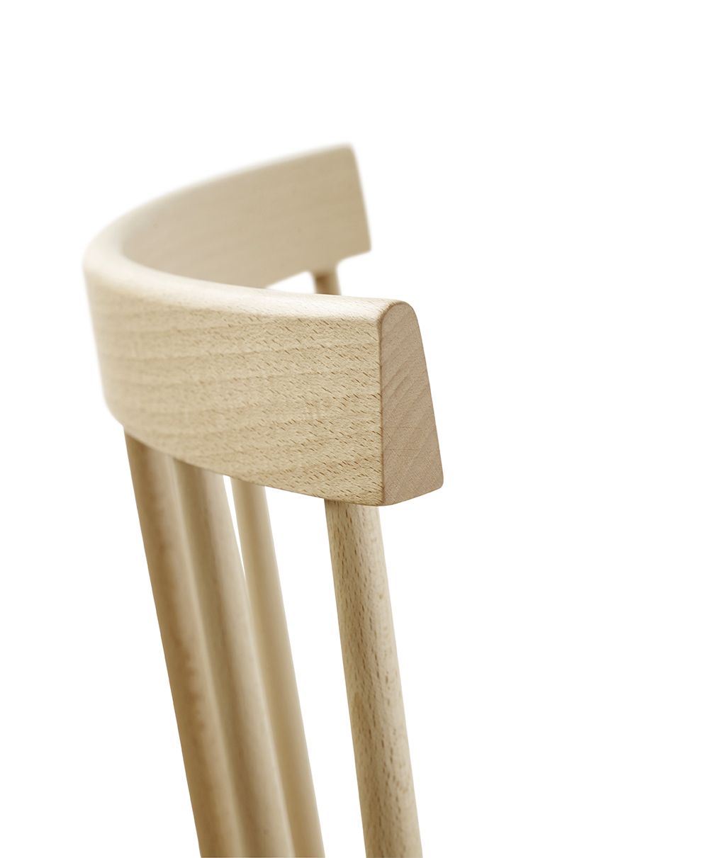 Stuhl J46 Buche Lack