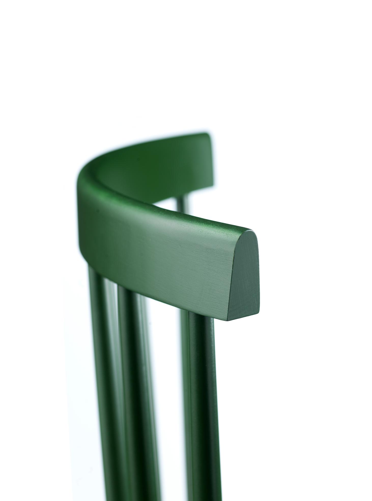 Stuhl J46 Buche Lack