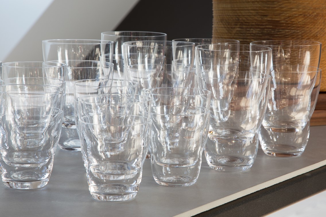Gläser, Vasen und Glasdosen