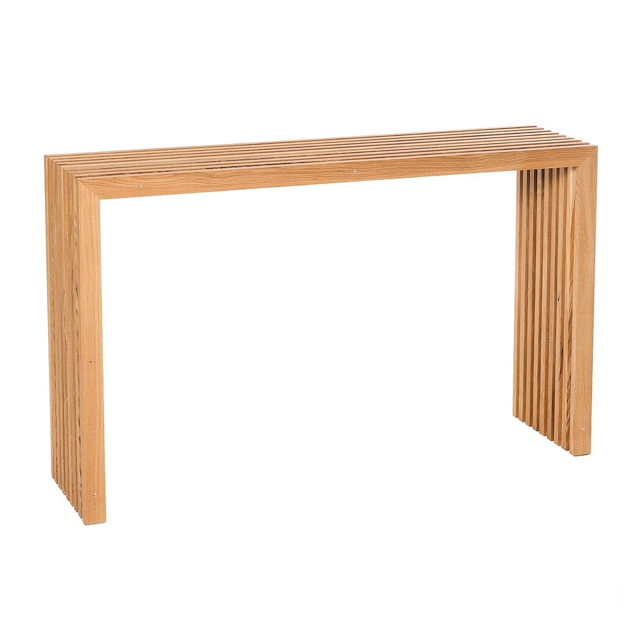 Tische und Anrichten aus Holz